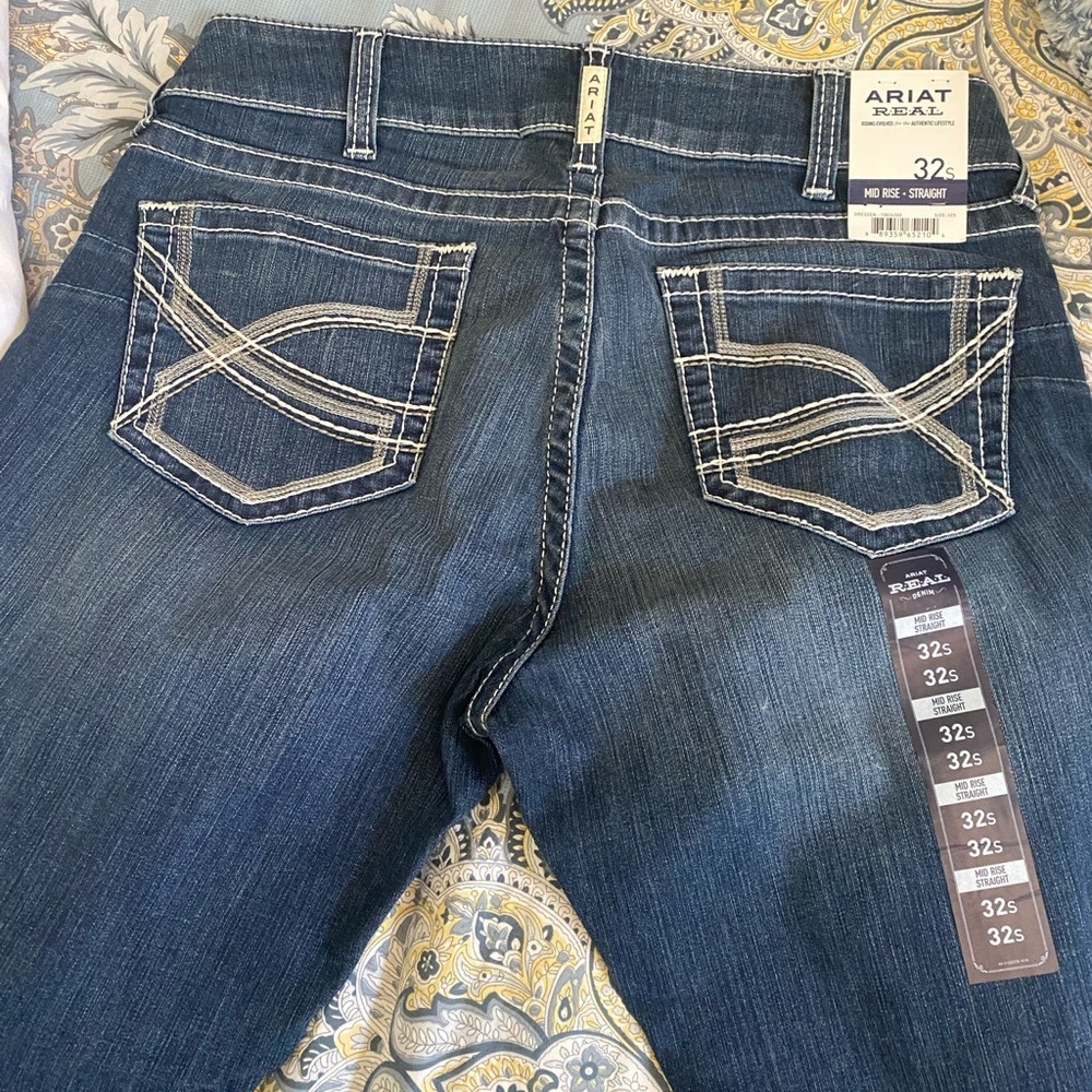 Ariat women’s mid-rise straight leg jeans